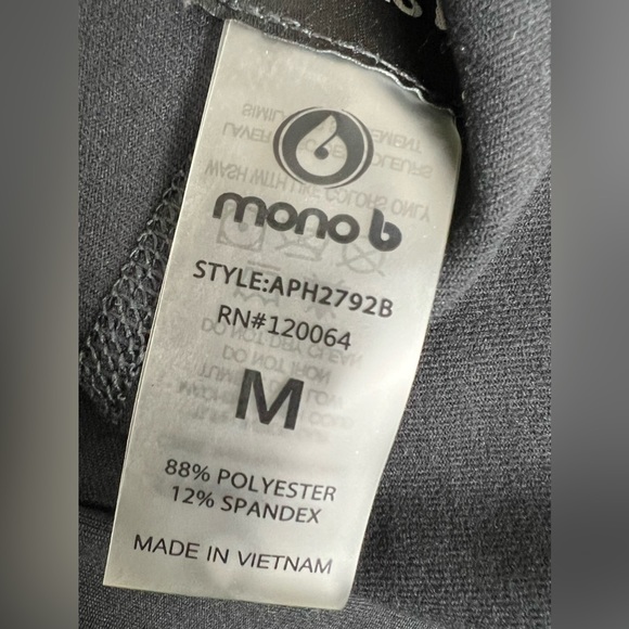 NEW/NWT- MONO B athletic leggings ombré Black with silver sparkle burst medium - Picture 6 of 6